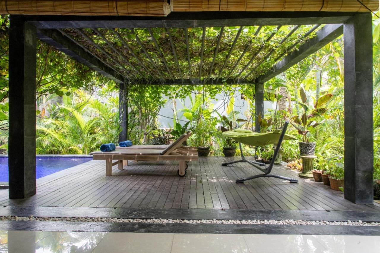 Latebra * Lovina (Bali)
