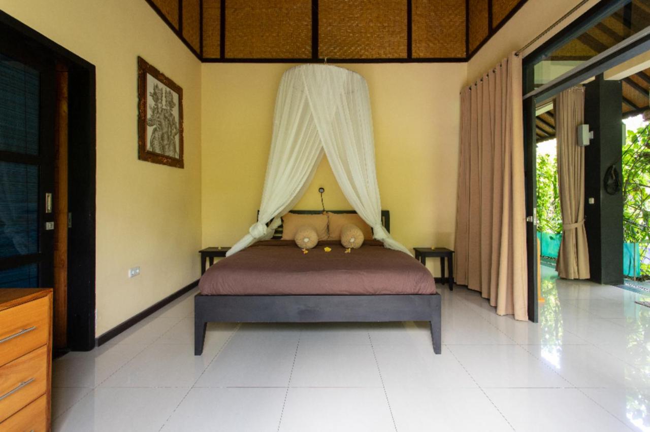 Latebra Lovina (Bali)